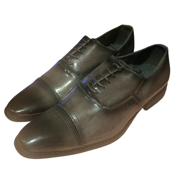 Elegant Brown Leather Oxford Shoes with Cap Toe